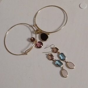 ☆ No brand bracelet and earring set.